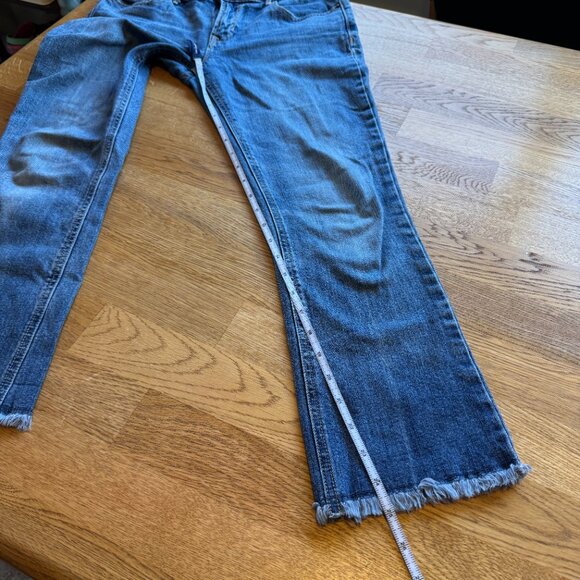 Old Navy Cropped Kick Flare Jeans Raw Hem Size 4 - Picture 13 of 13